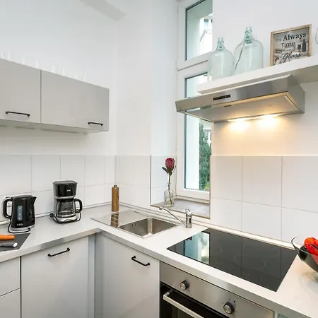 Newton-appartement Mit 3 Schlafzimmern * Berlin