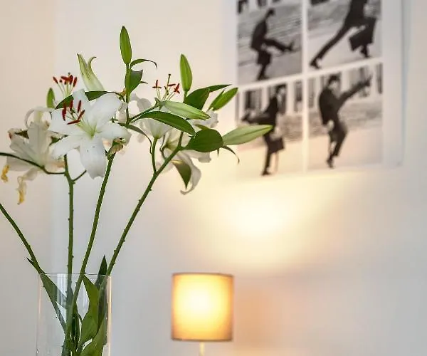 Newton-appartement Mit 3 Schlafzimmern Apartment Berlin