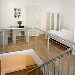 Newton-appartement Mit 3 Schlafzimmern Διαμέρισμα